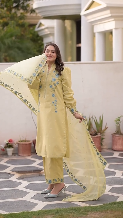 Embroidery Shoulder 3Pcs Suit