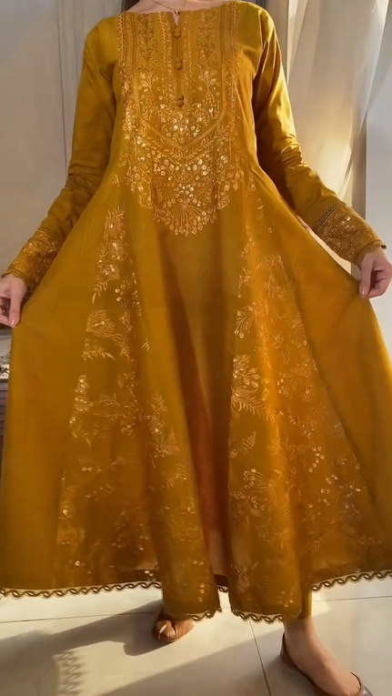 3Pcs Beautiful Embroidery Work Suit